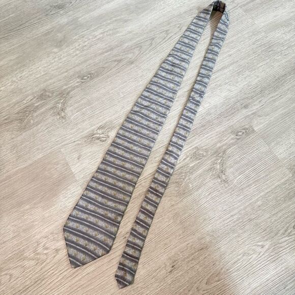 J. Ferrar Gray Striped Diamond Print Silk Neck Tie - Picture 2 of 5